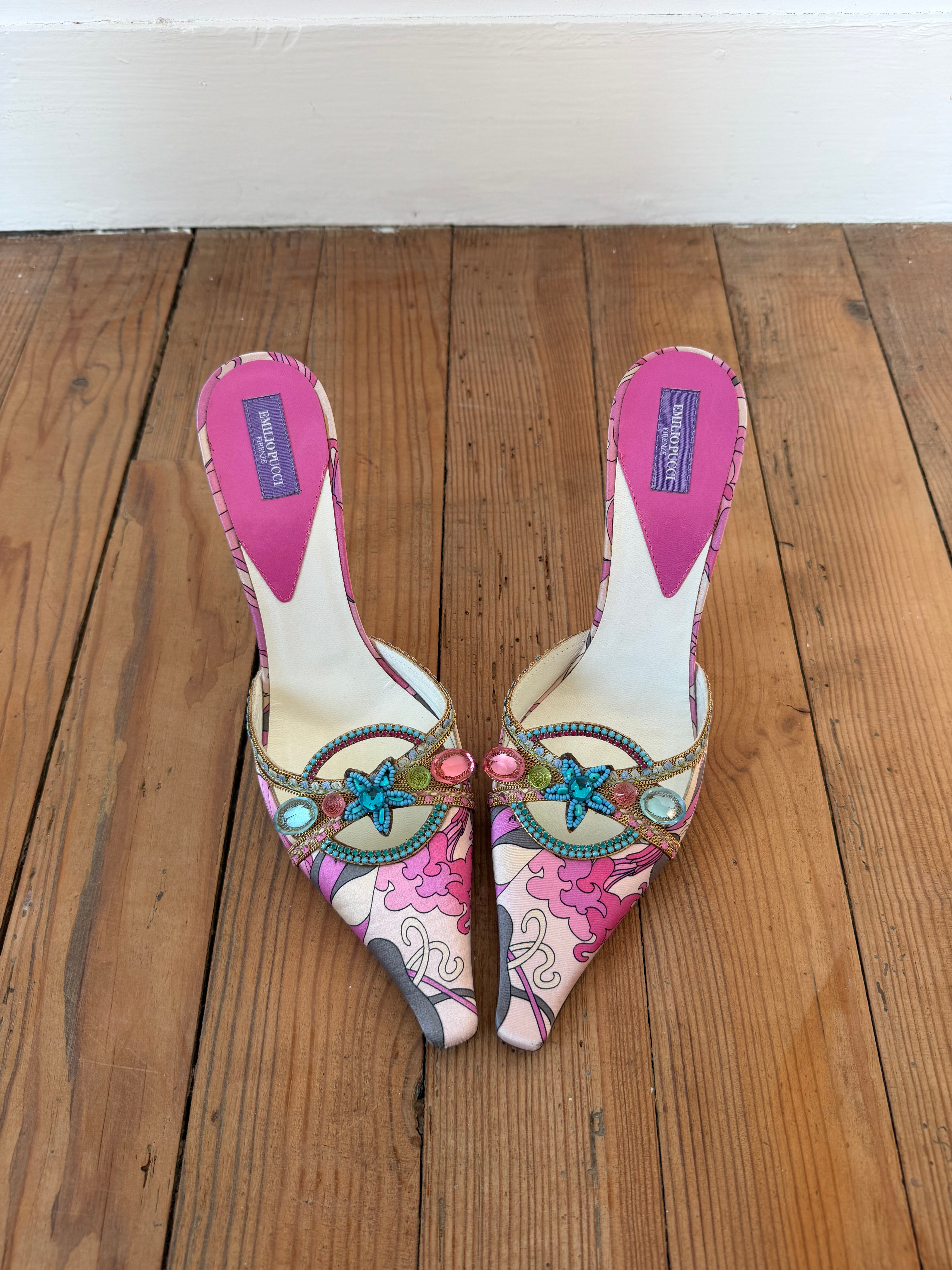 EMILIO PUCCI　サテン　ミュール　チェーン　プッチ柄 ポインテッドトゥ Vintage Emilio Pucci Crystal-Embellished Satin Mules – ChezCharlene