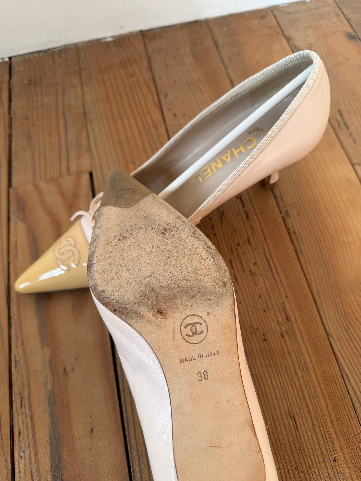 Vintage Chanel Beige Leather CC Pointed Pumps