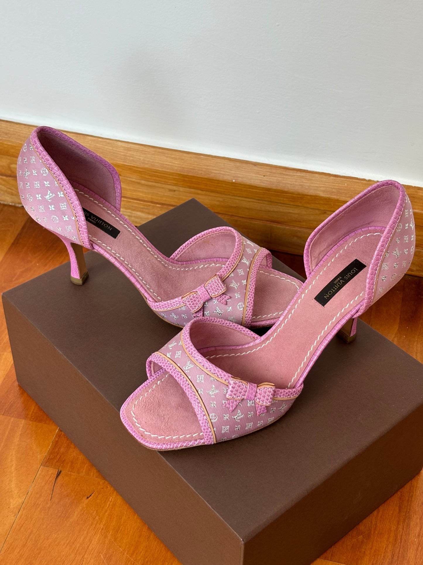 Louis Vuitton Vintage Pink Bow Heels