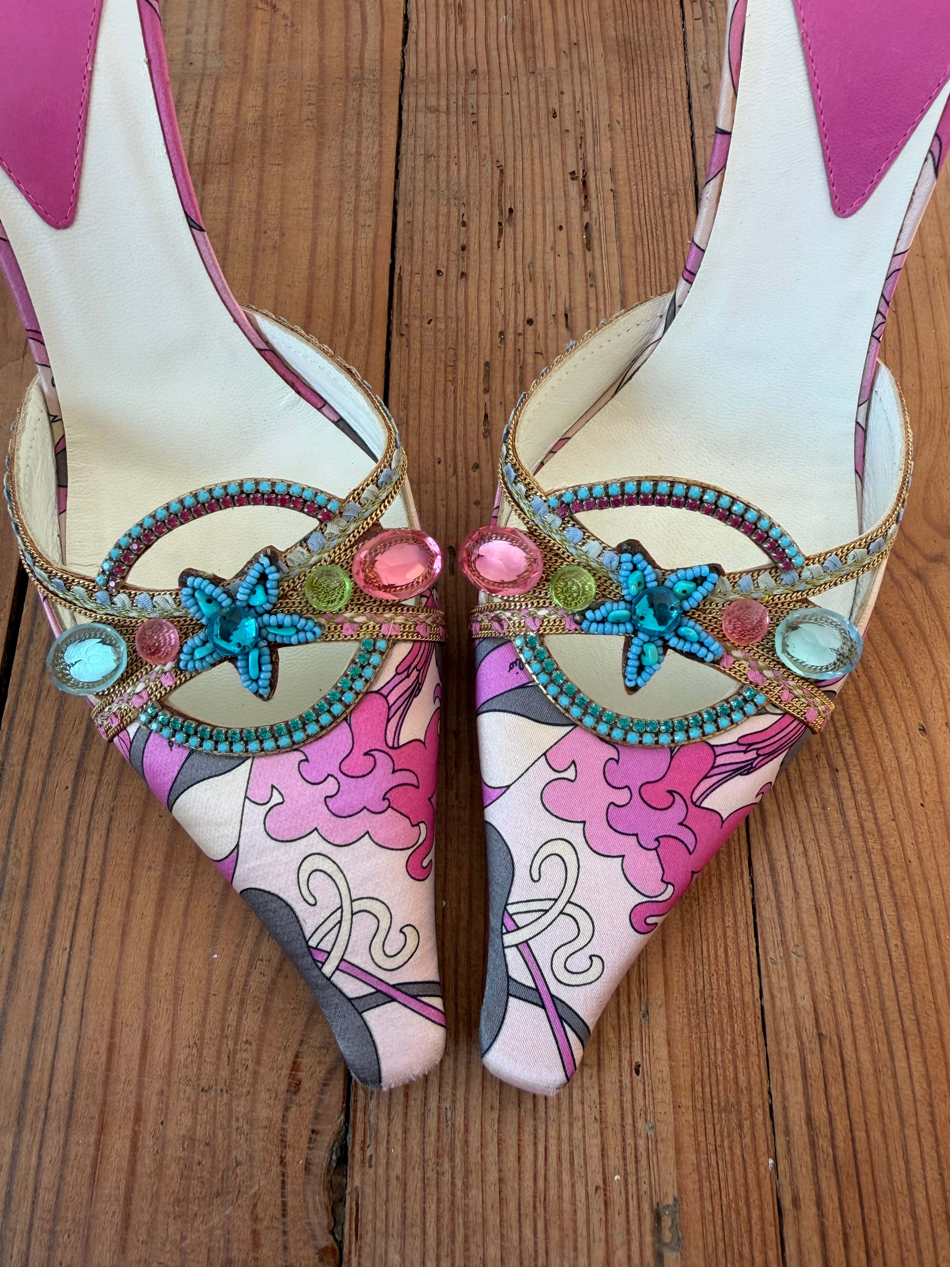 EMILIO PUCCI　サテン　ミュール　チェーン　プッチ柄 ポインテッドトゥ Vintage Emilio Pucci Crystal-Embellished Satin Mules – ChezCharlene