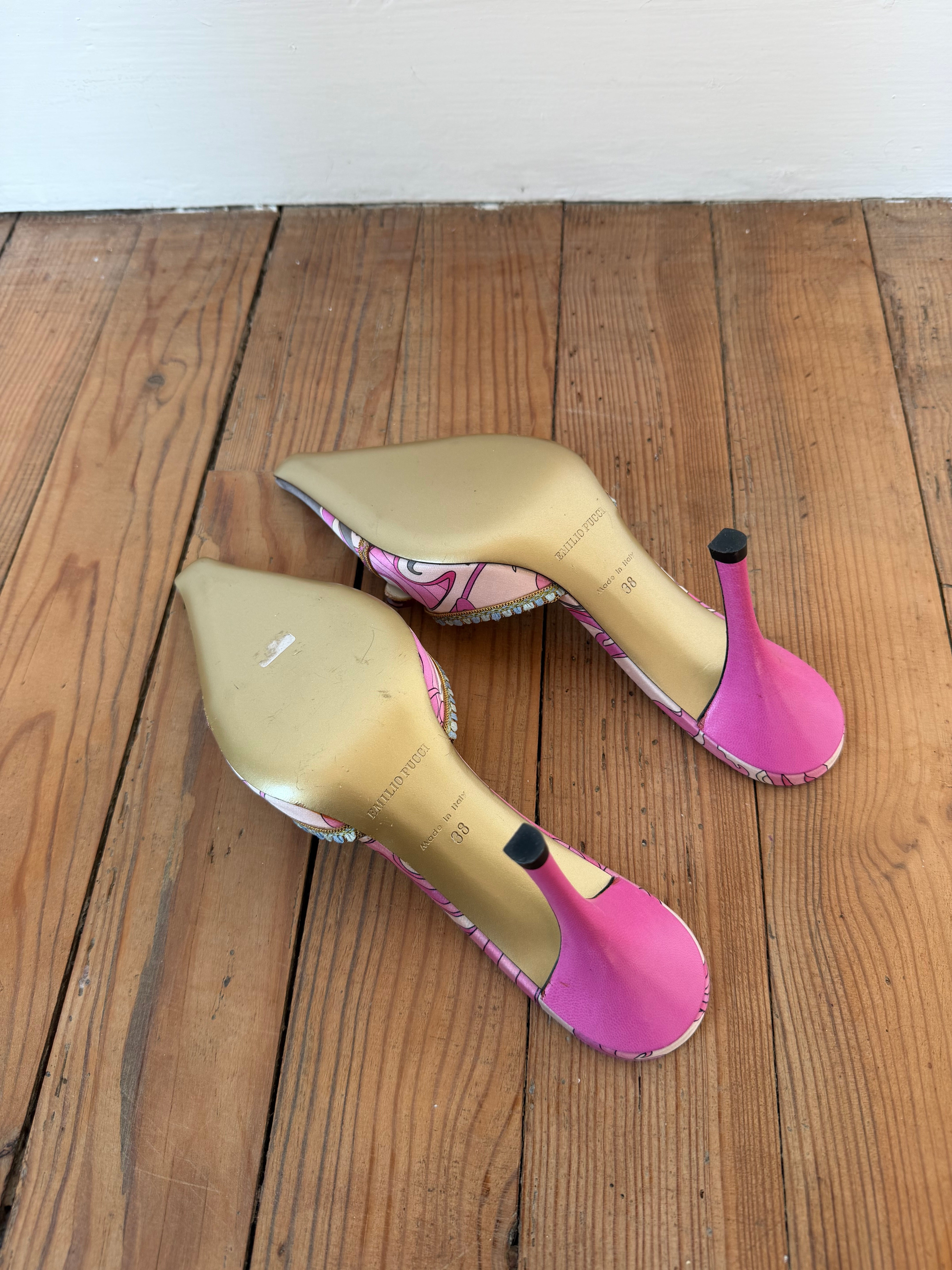 EMILIO PUCCI　サテン　ミュール　チェーン　プッチ柄 ポインテッドトゥ Vintage Emilio Pucci Crystal-Embellished Satin Mules – ChezCharlene