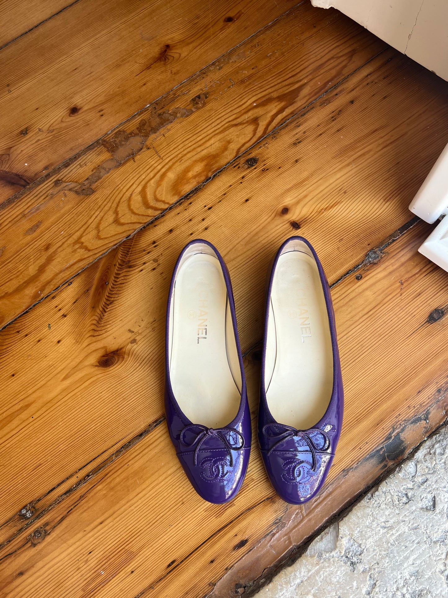 Chanel CC purple ballet flats