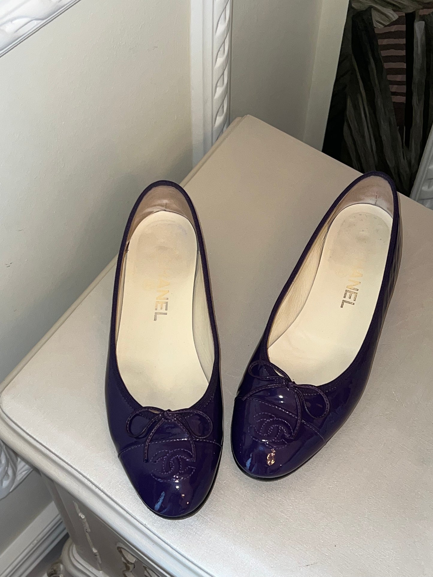 Chanel CC purple ballet flats